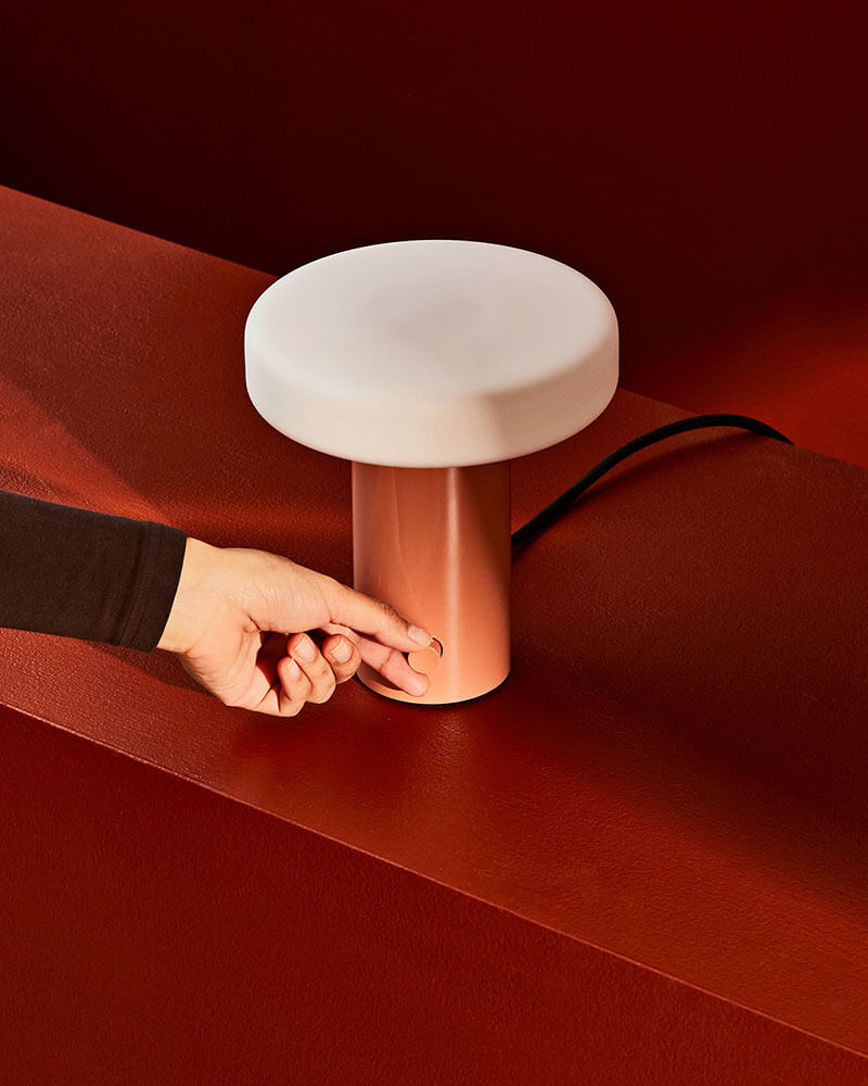 PUCK TABLE LAMP par IN COMMON WITH