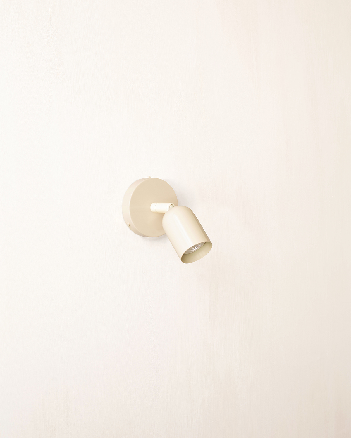 SPOT SURFACE MOUNT par IN COMMON WITH