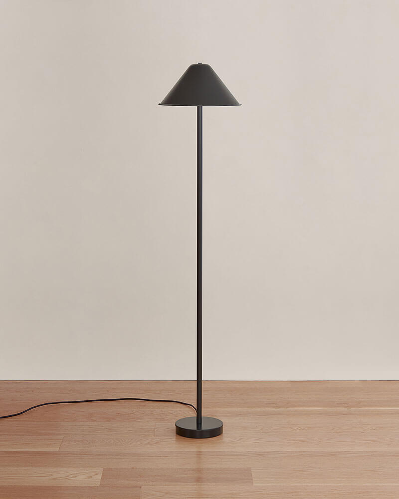 EAVE FLOOR LAMP par IN COMMON WITH