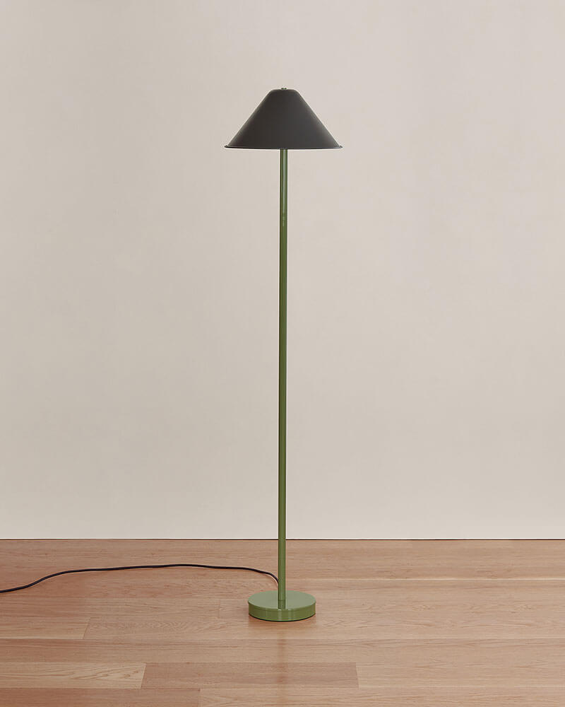 EAVE FLOOR LAMP par IN COMMON WITH
