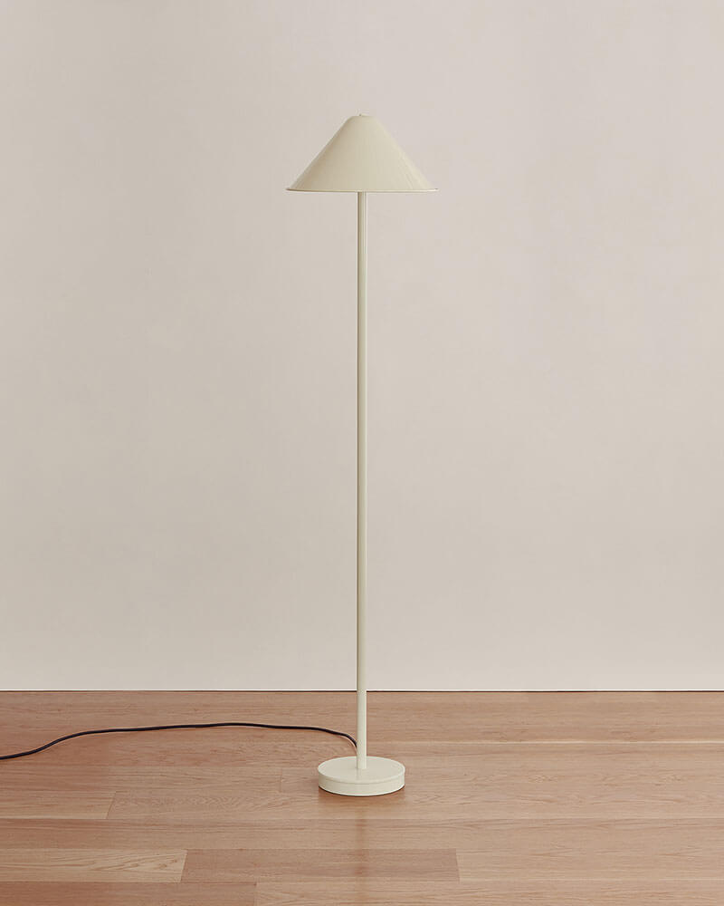 EAVE FLOOR LAMP par IN COMMON WITH