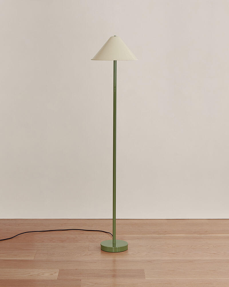 EAVE FLOOR LAMP par IN COMMON WITH