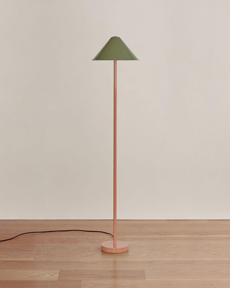 EAVE FLOOR LAMP par IN COMMON WITH