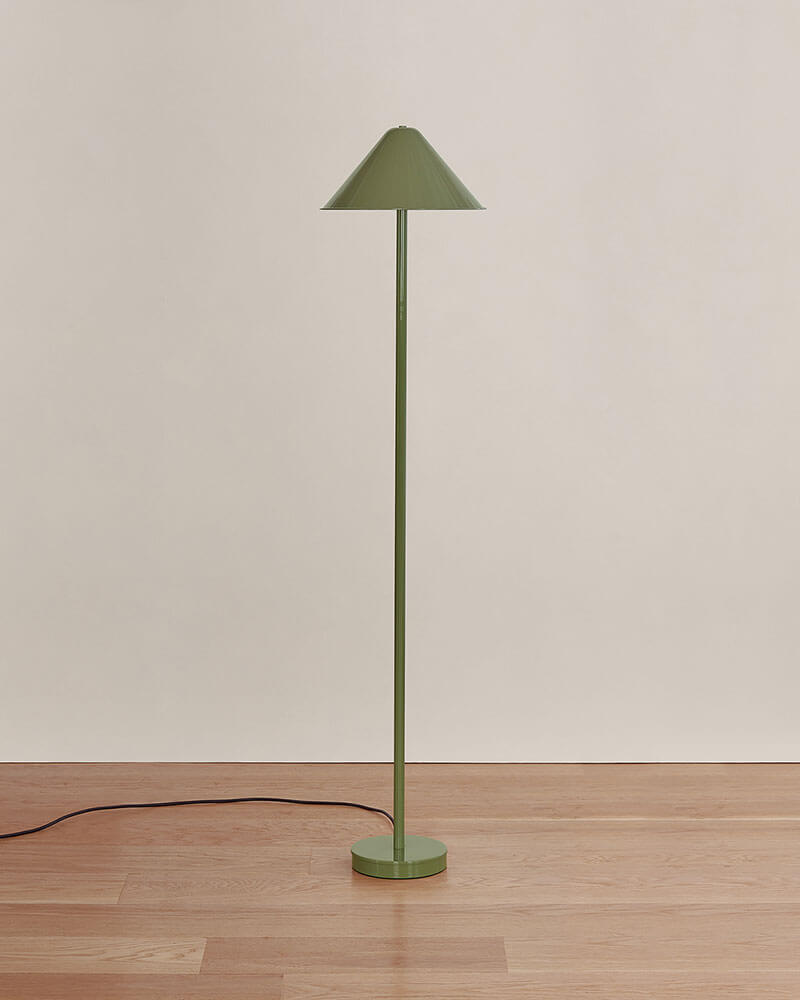 EAVE FLOOR LAMP par IN COMMON WITH