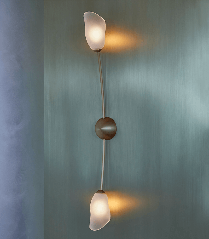 MOON ORCHID CREST SCONCE par John pomp