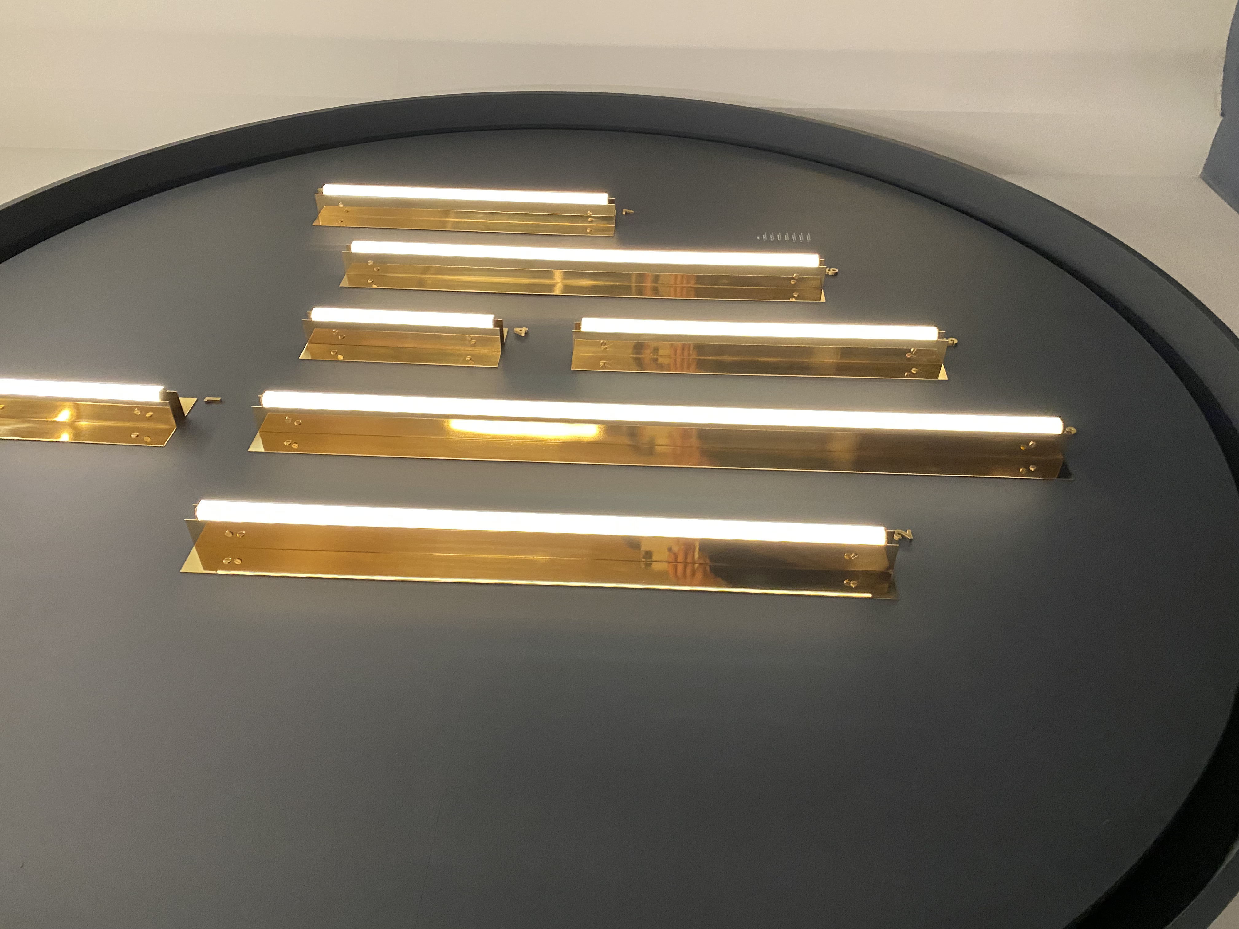 AXIS WALL SCONCE par Juniper