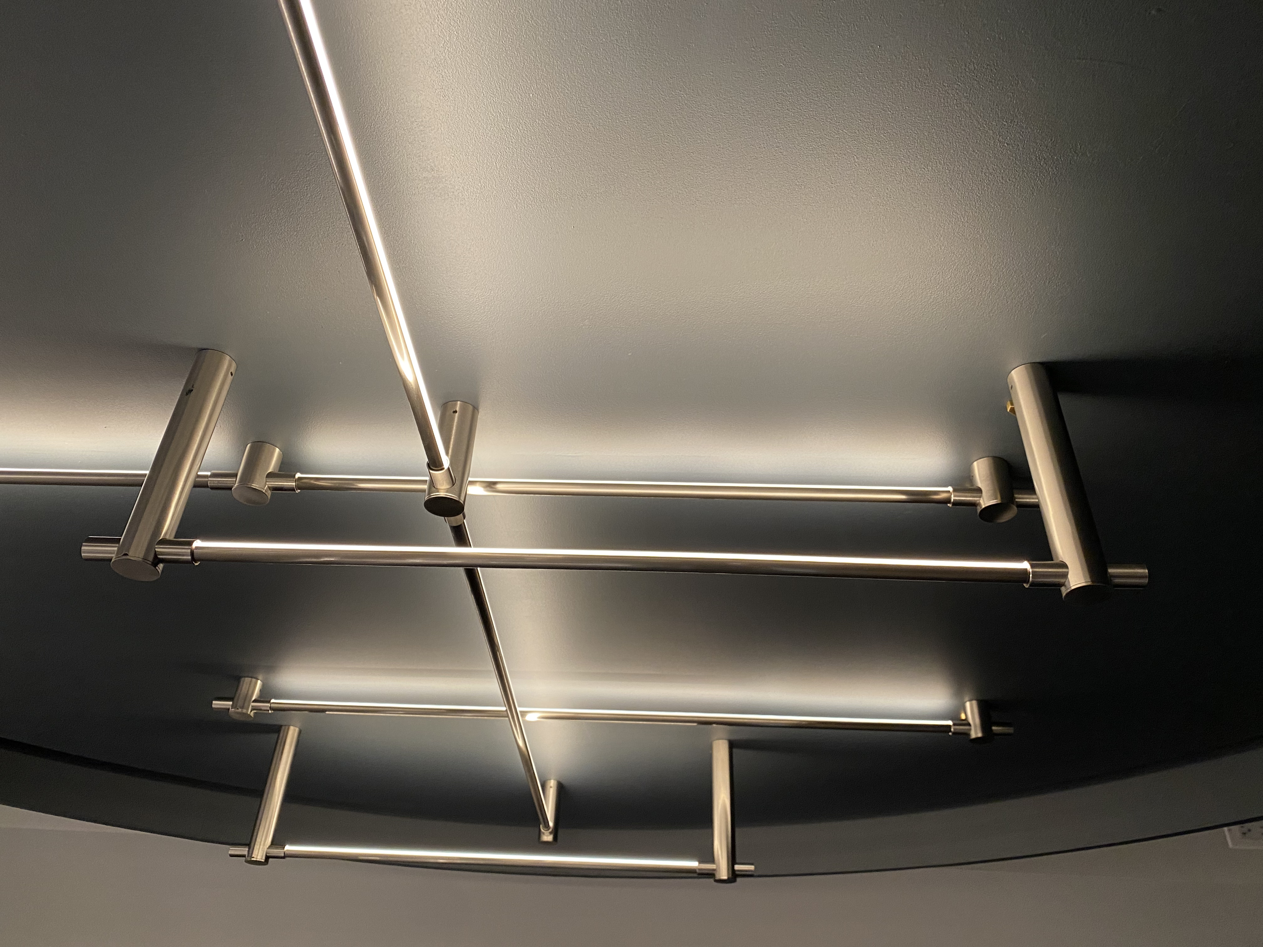 THIN SURFACE MOUNT PICTURE LIGHT par Juniper