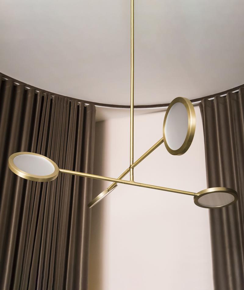 DISCUS PENDANT 4 par Matter Made