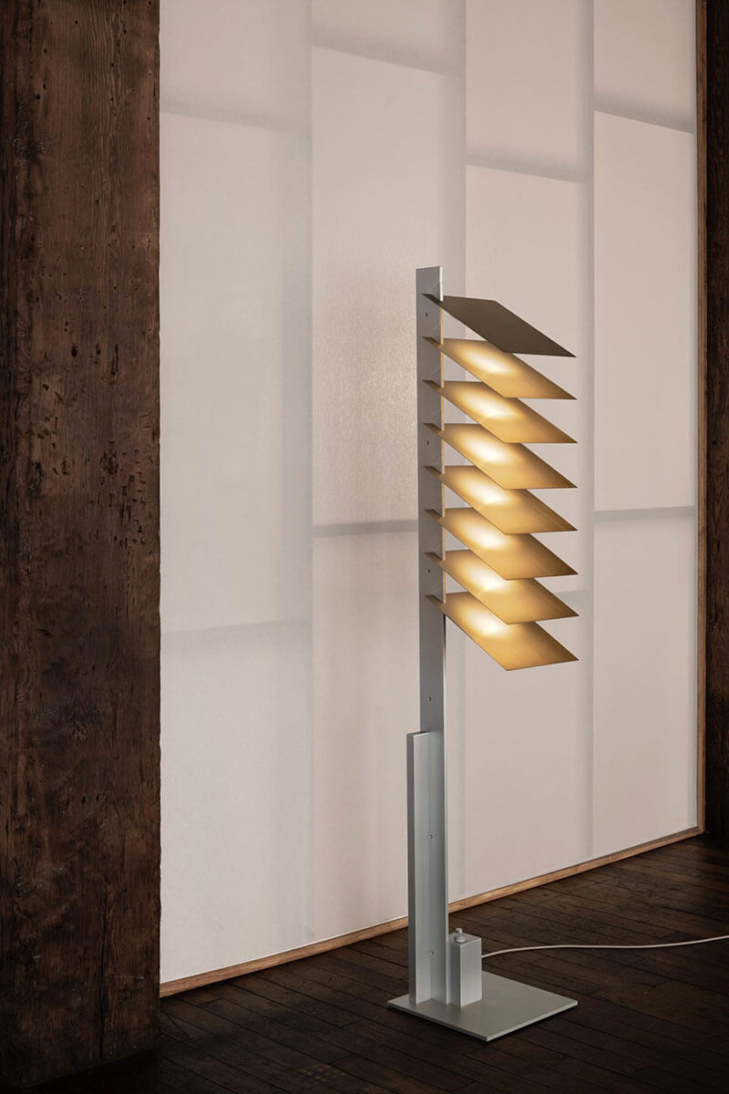 BE PATIENT FLOOR LAMP par Pelle