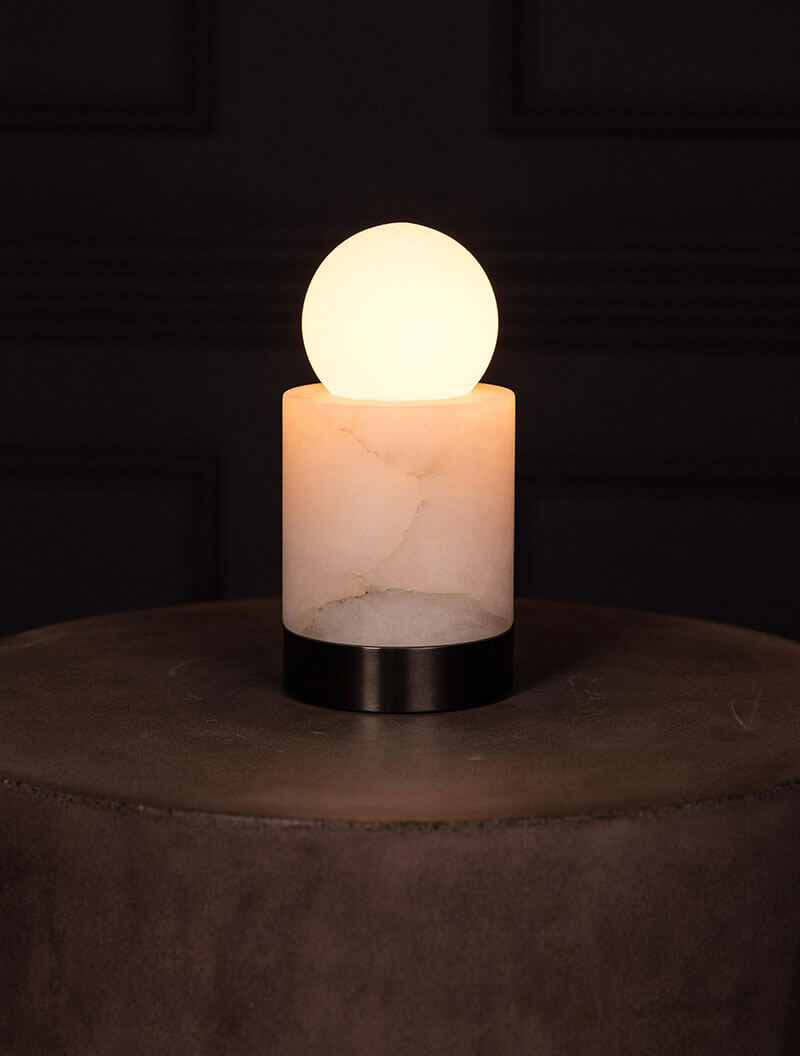 ALABASTER T01 par Allied Maker