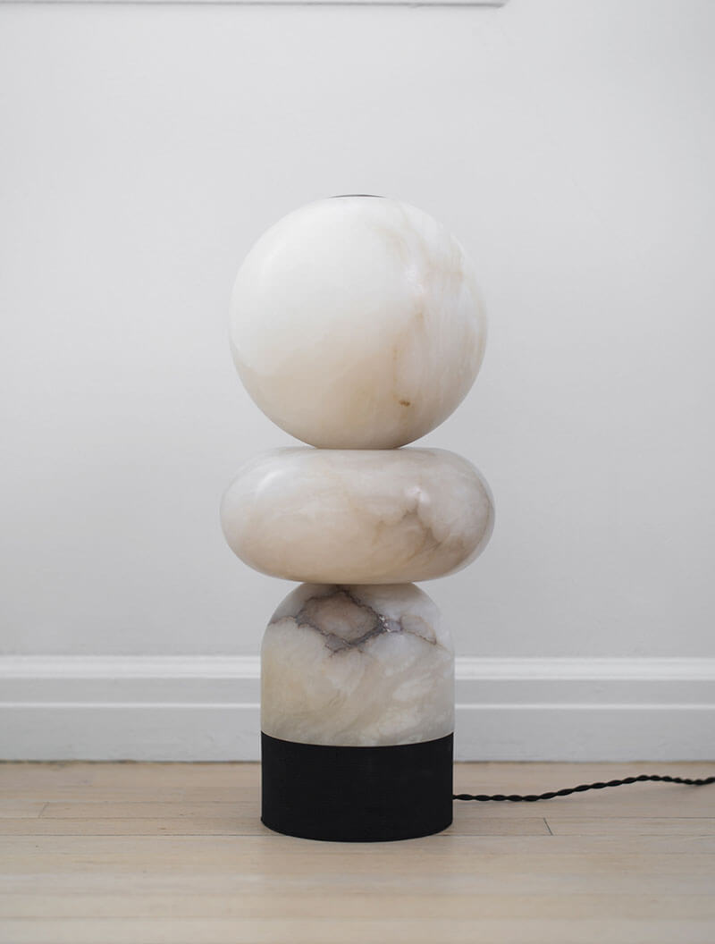 ALABASTER TOTEM 3 TABLE LAMP par Allied Maker