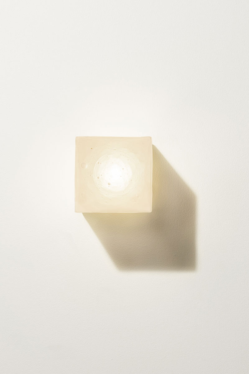 ALICE FLUSH MOUNT SCONCE par Atelier de Troupe