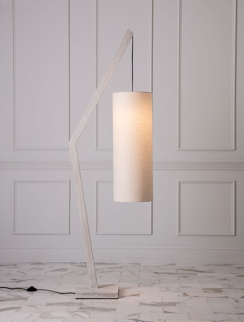 ANGULAR FLOOR LAMP par Allied Maker