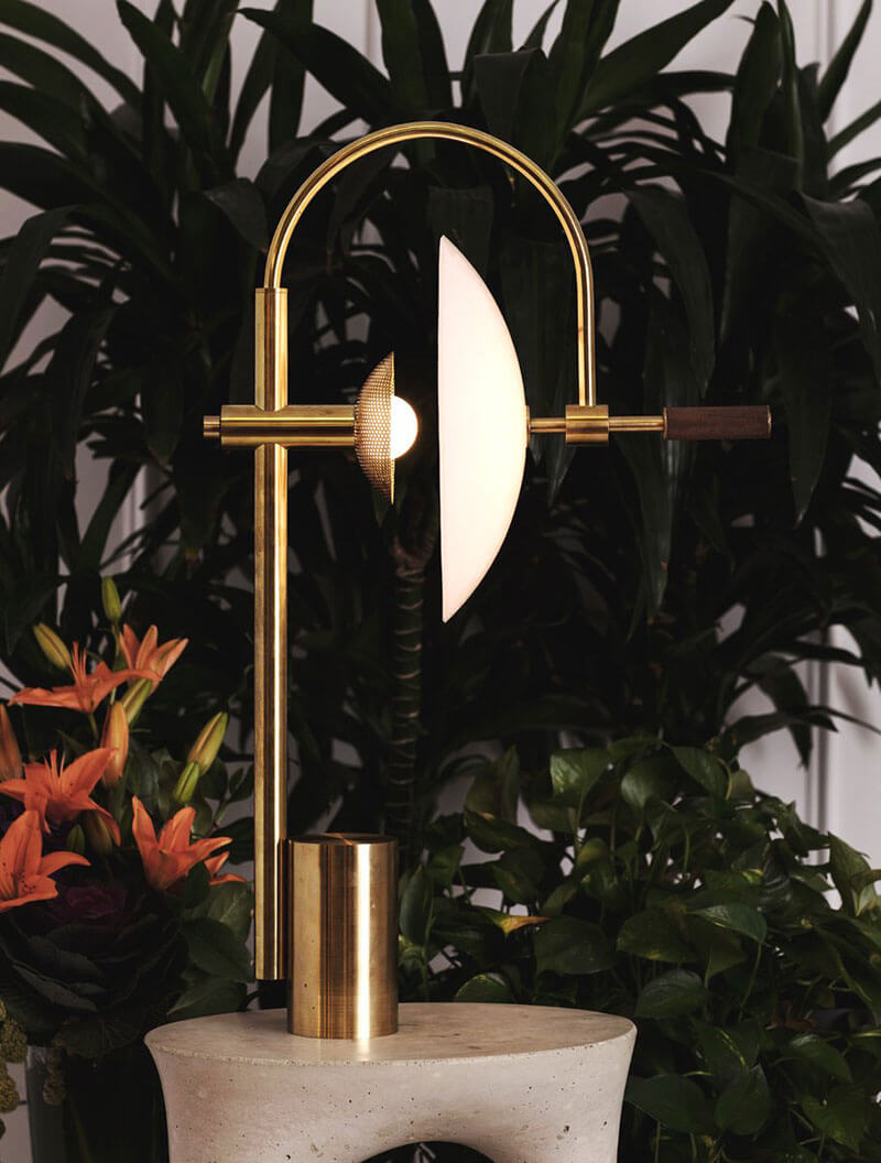 APERTURE TABLE LAMP par Allied Maker
