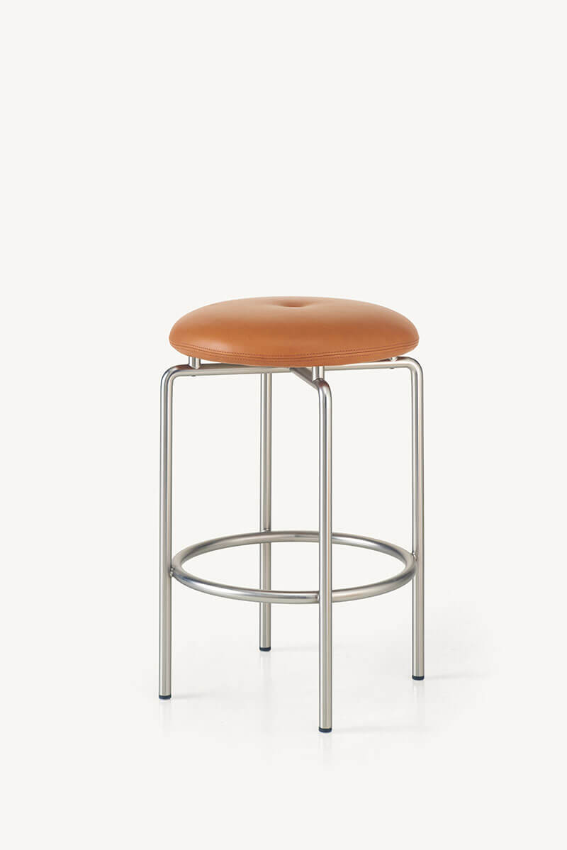 CIRCULAR STOOLS par BassamFellows