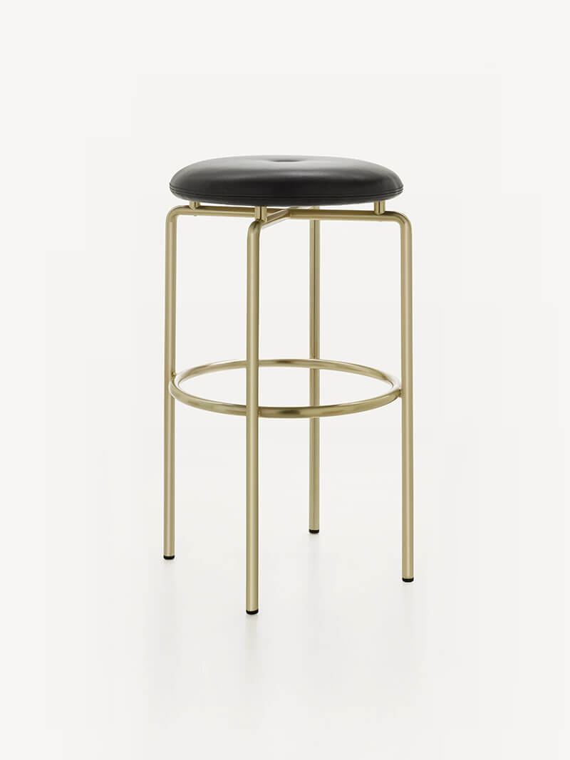 CIRCULAR STOOLS par BassamFellows