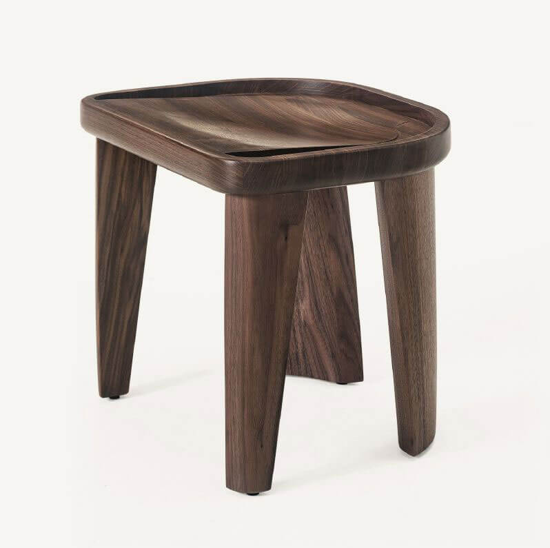 CLUSTER STOOLS par BassamFellows