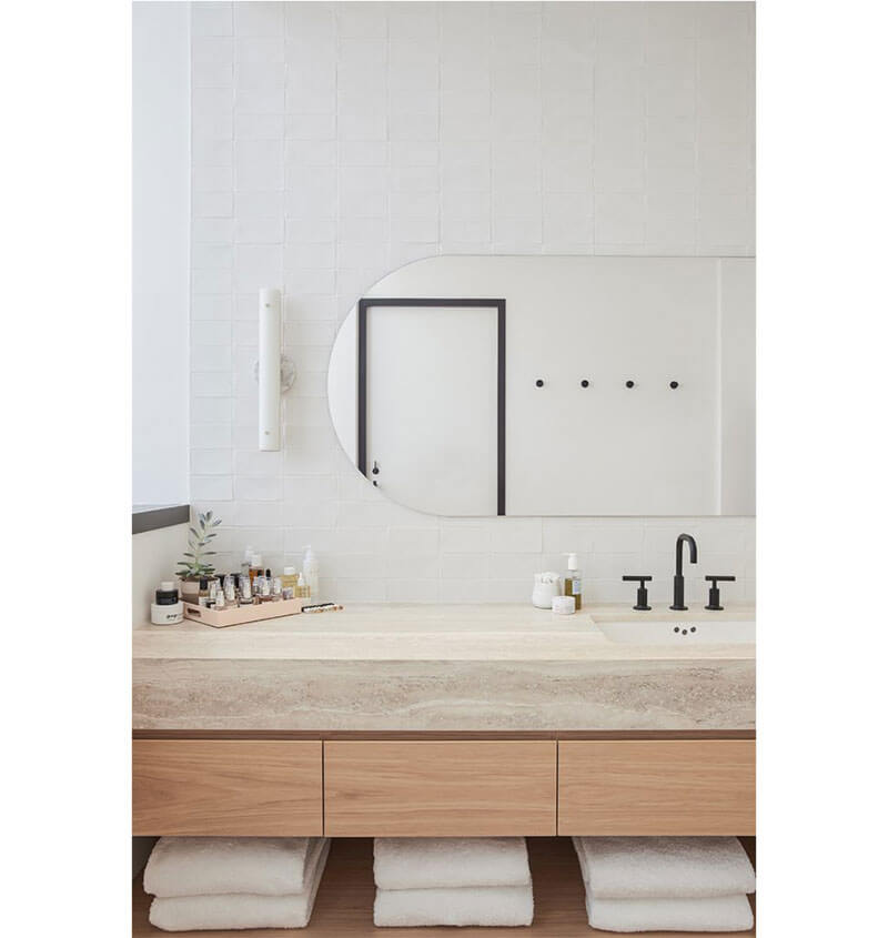 COUNTERWEIGHT CIRCLE SCONCE par Roll & Hill