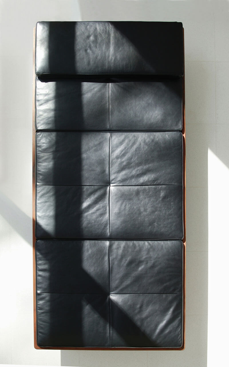 DAYBED par BassamFellows