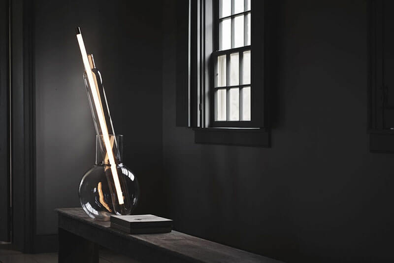 INTERVENTION FLOOR LAMP par Anna Karlin