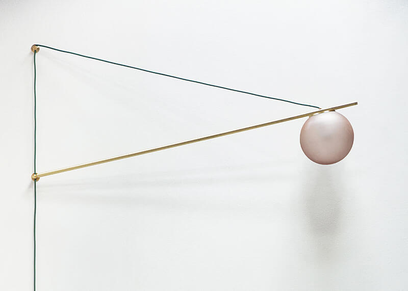 ISO SWING ARM LARGE par L&G Studio
