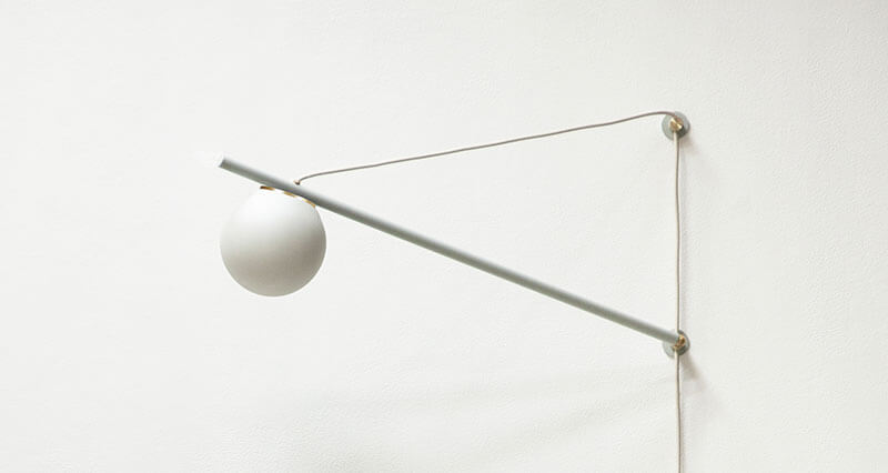 ISO SWING ARM SMALL par L&G Studio