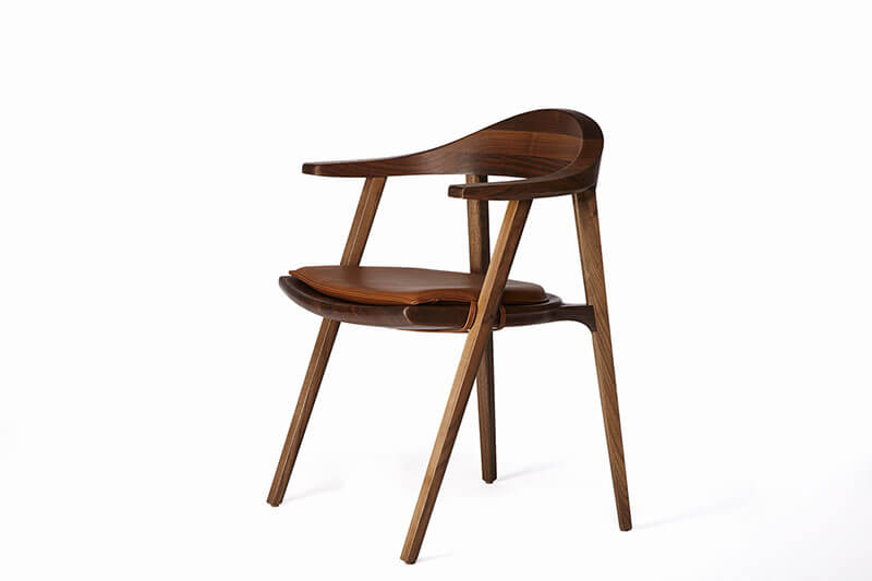 MANTIS CHAIR par BassamFellows