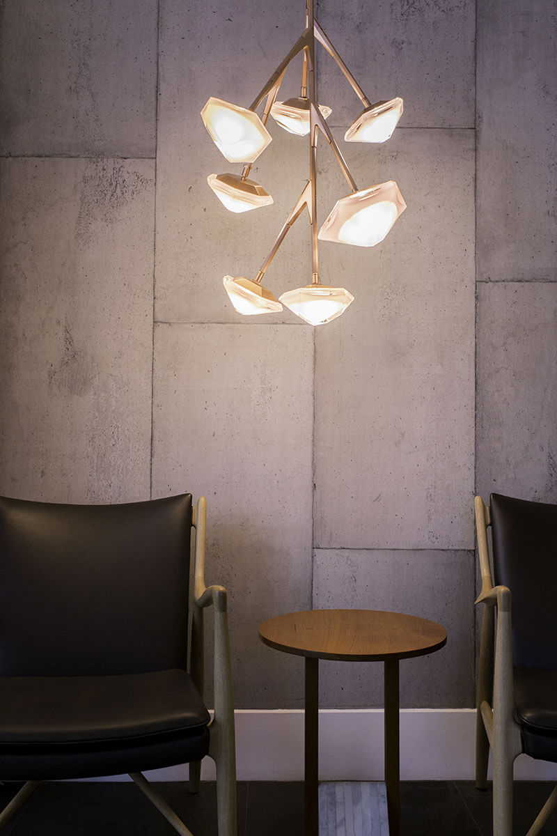 MYRIAD VERTICAL CHANDELIER 7 par Gabriel Scott
