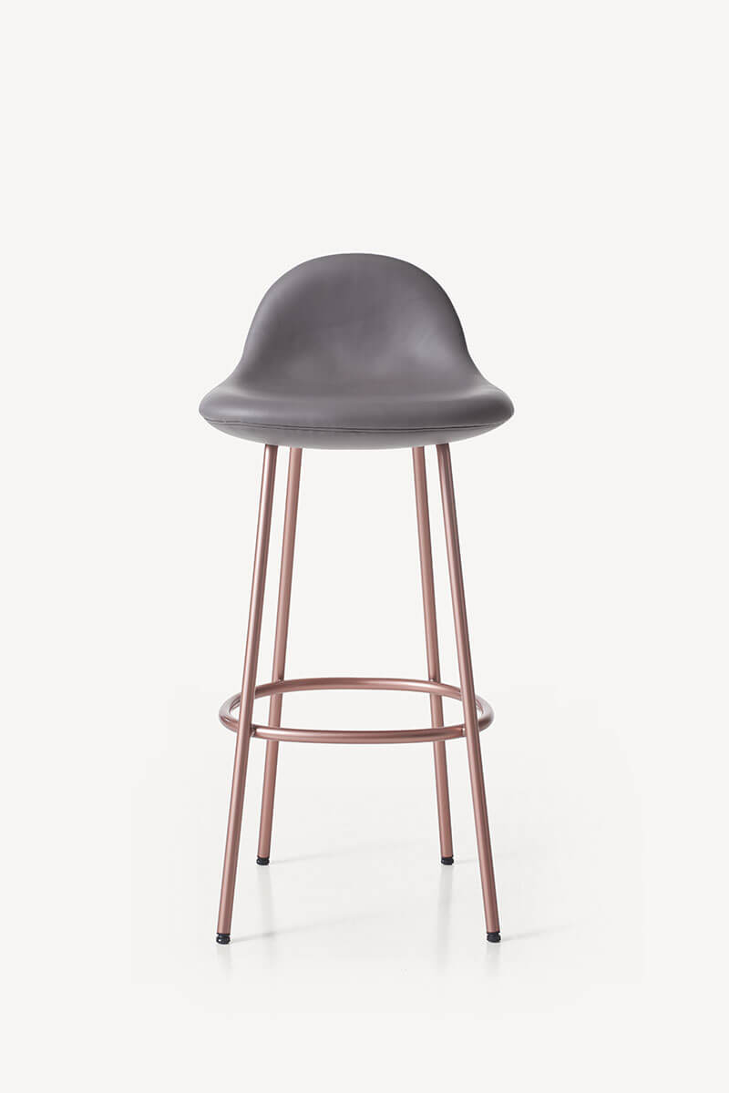 PEBBLE PADDED STOOLS par BassamFellows
