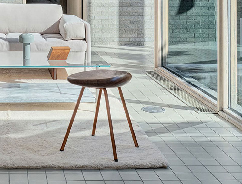 PEBBLE STOOLS par BassamFellows