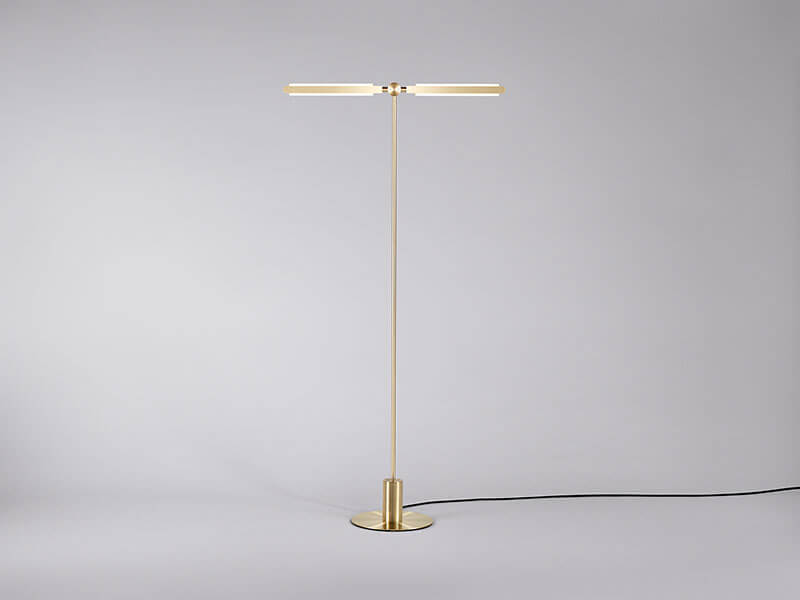 PRIS T FLOOR LAMP par Pelle