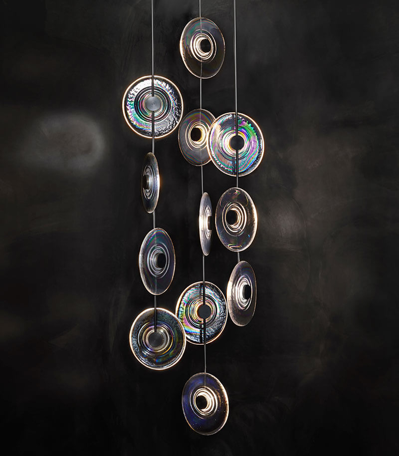 RADIANT CASCADING PENDANTS par John pomp