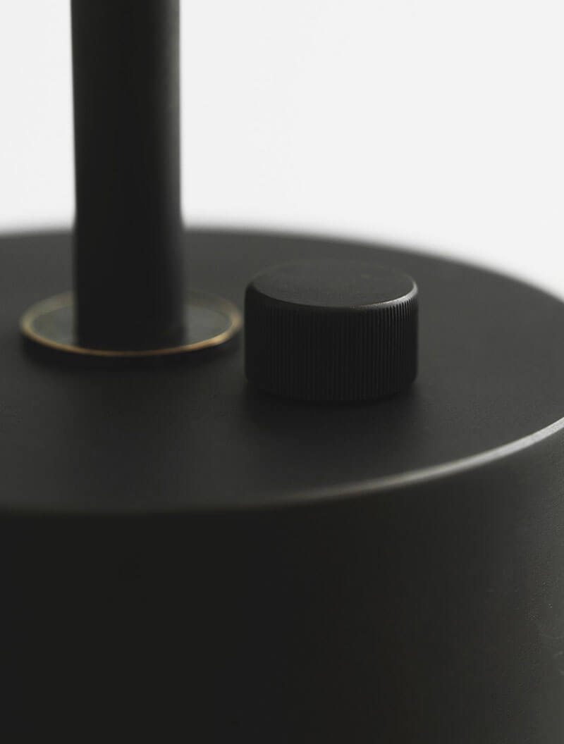 SAIL TABLE LAMP par Allied Maker