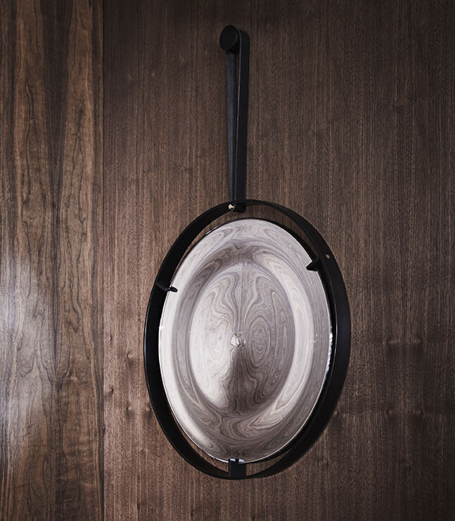 STRAIGHT STRAP RIPPLED MIRROR par John pomp