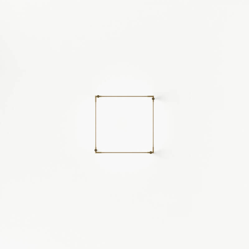 THIN PRIMARIES WALL-MOUNTED SQUARE par Juniper