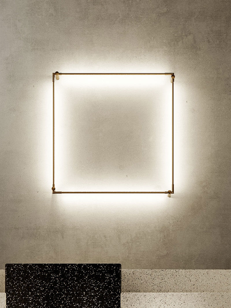 THIN PRIMARIES WALL-MOUNTED SQUARE par Juniper