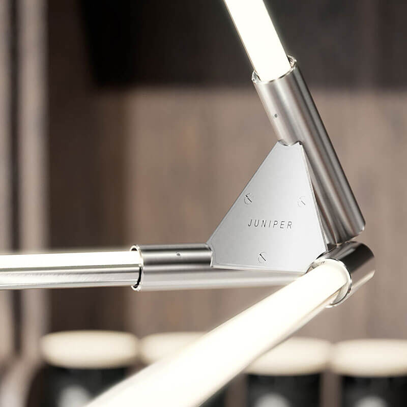 THIN SOLID TETRAHEDRON par Juniper