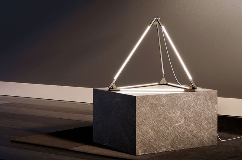THIN SOLID TETRAHEDRON par Juniper