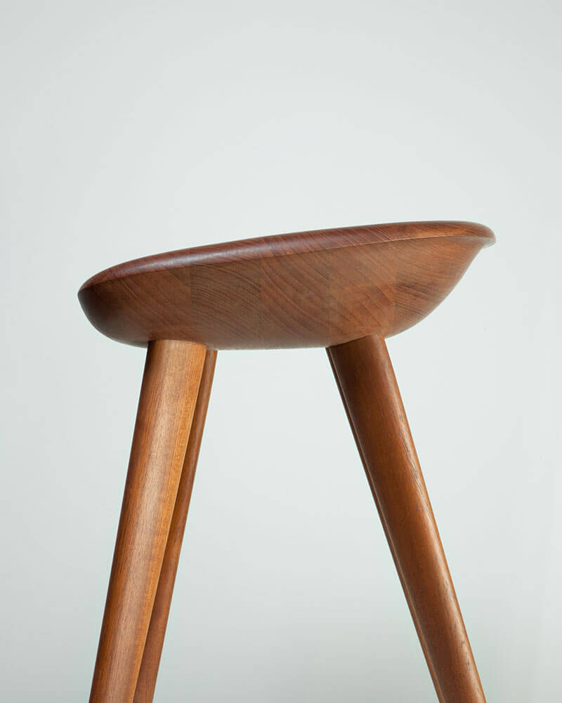 TRACTOR STOOL par BassamFellows