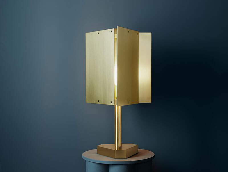TRIPP TABLE LAMP par Pelle