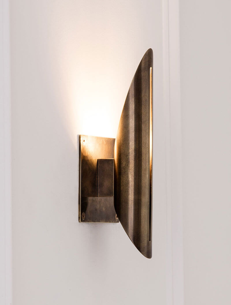 VOYAGER 11 FLUSH SCONCE par Allied Maker