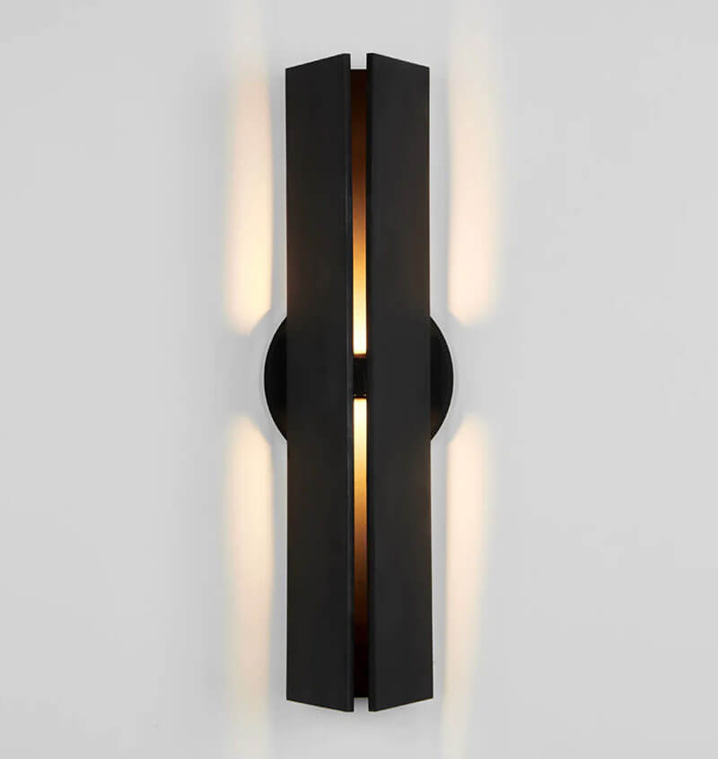 DELTA SCONCE par Roll & Hill