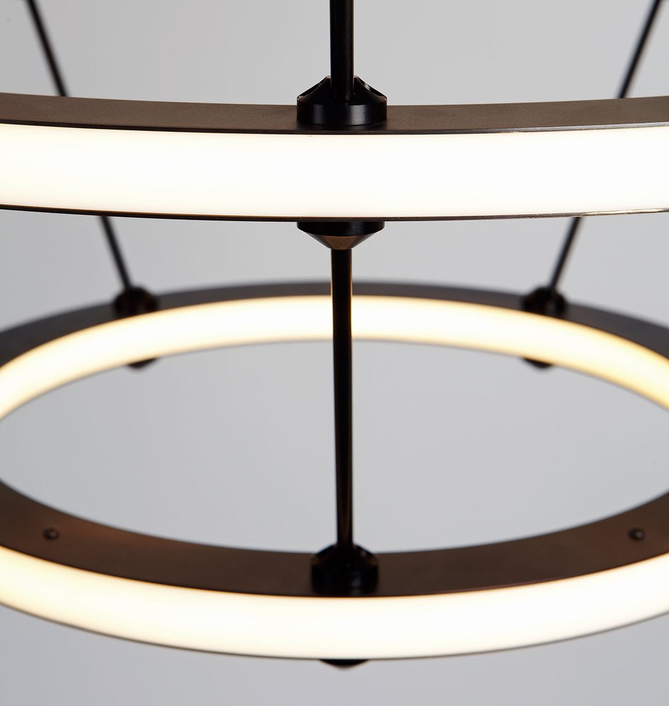 HALO CHANDELIER  - 3 RINGS par Roll & Hill