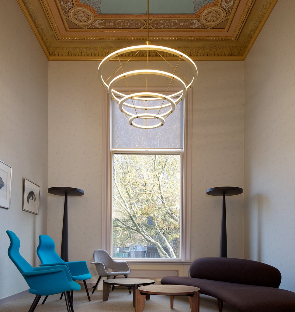 HALO CHANDELIER  - 4 RINGS par Roll & Hill