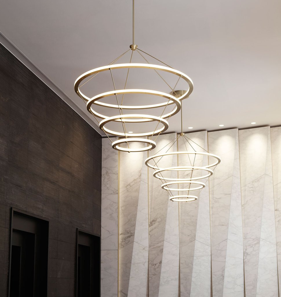 HALO CHANDELIER  - 4 RINGS par Roll & Hill