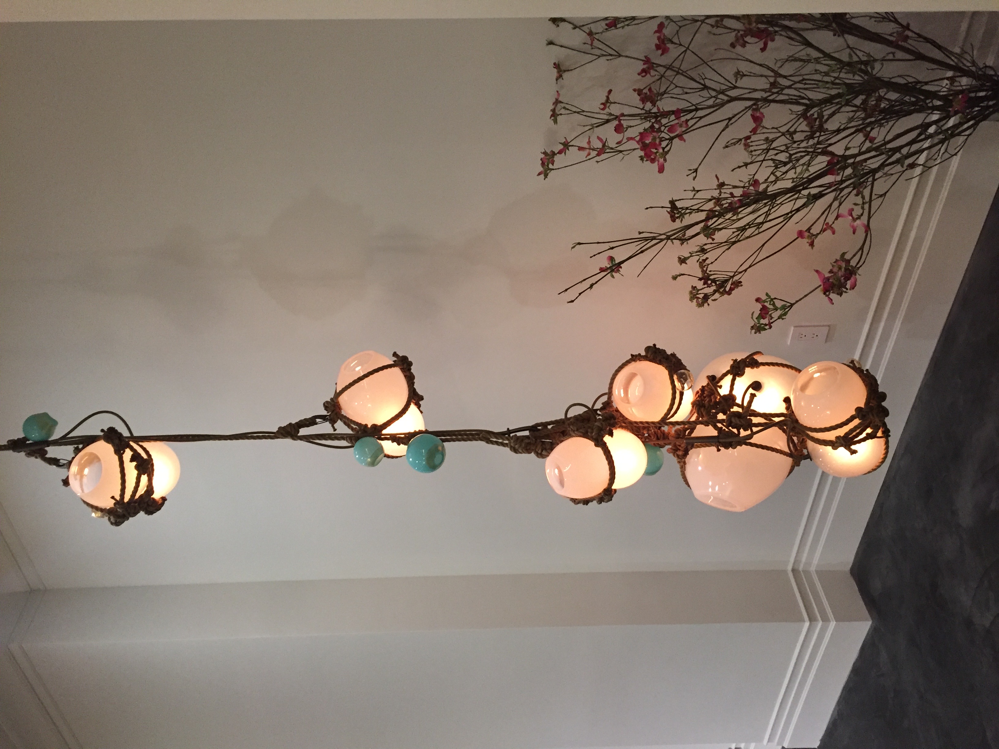 KNOTTY BUBBLES CUSTOM PIECES par Roll & Hill