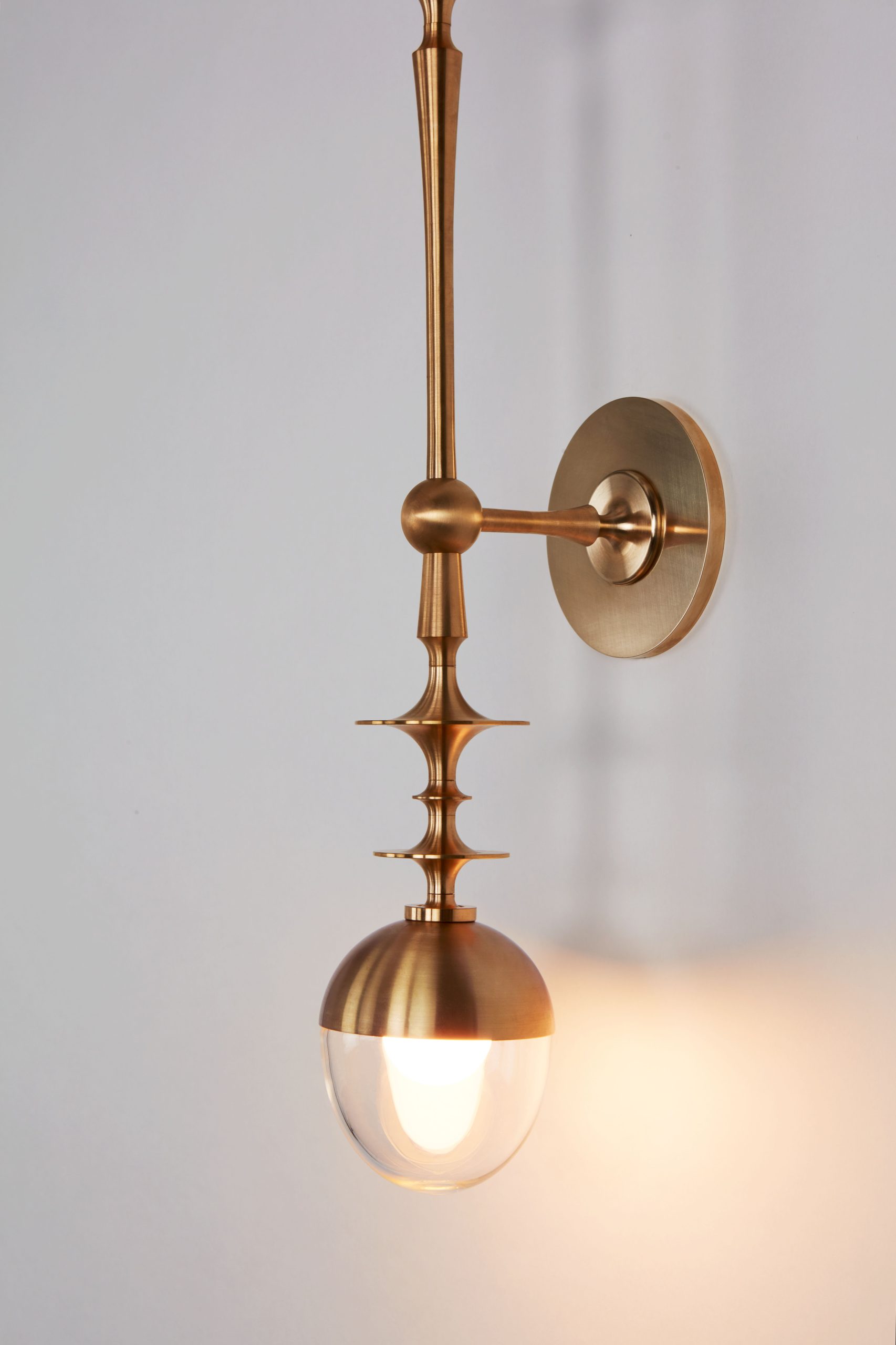 RUE SALA SINGLE ARM SCONCE par Roll & Hill