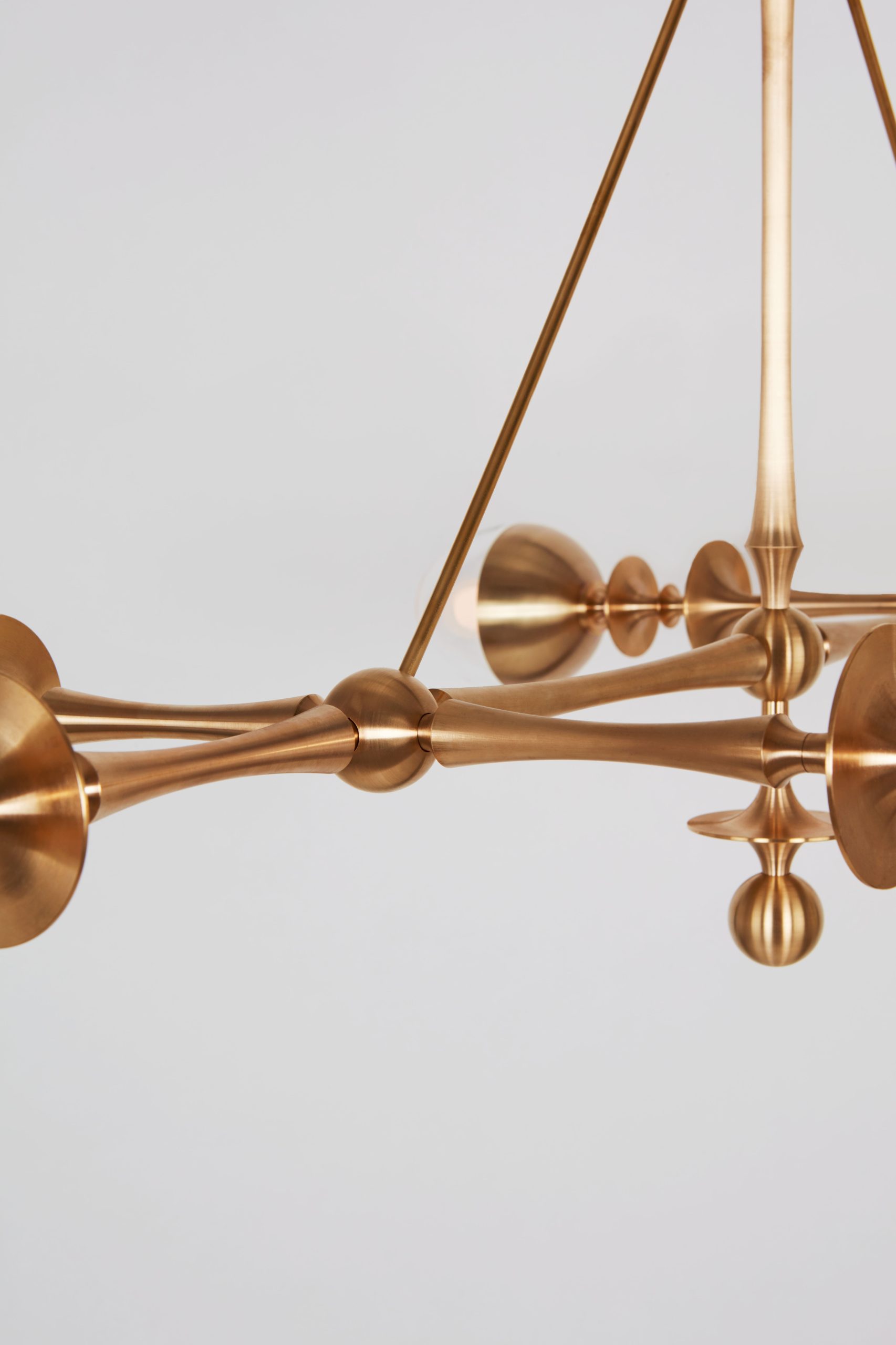 RUE SALA SIX ARM PENDANT par Roll & Hill
