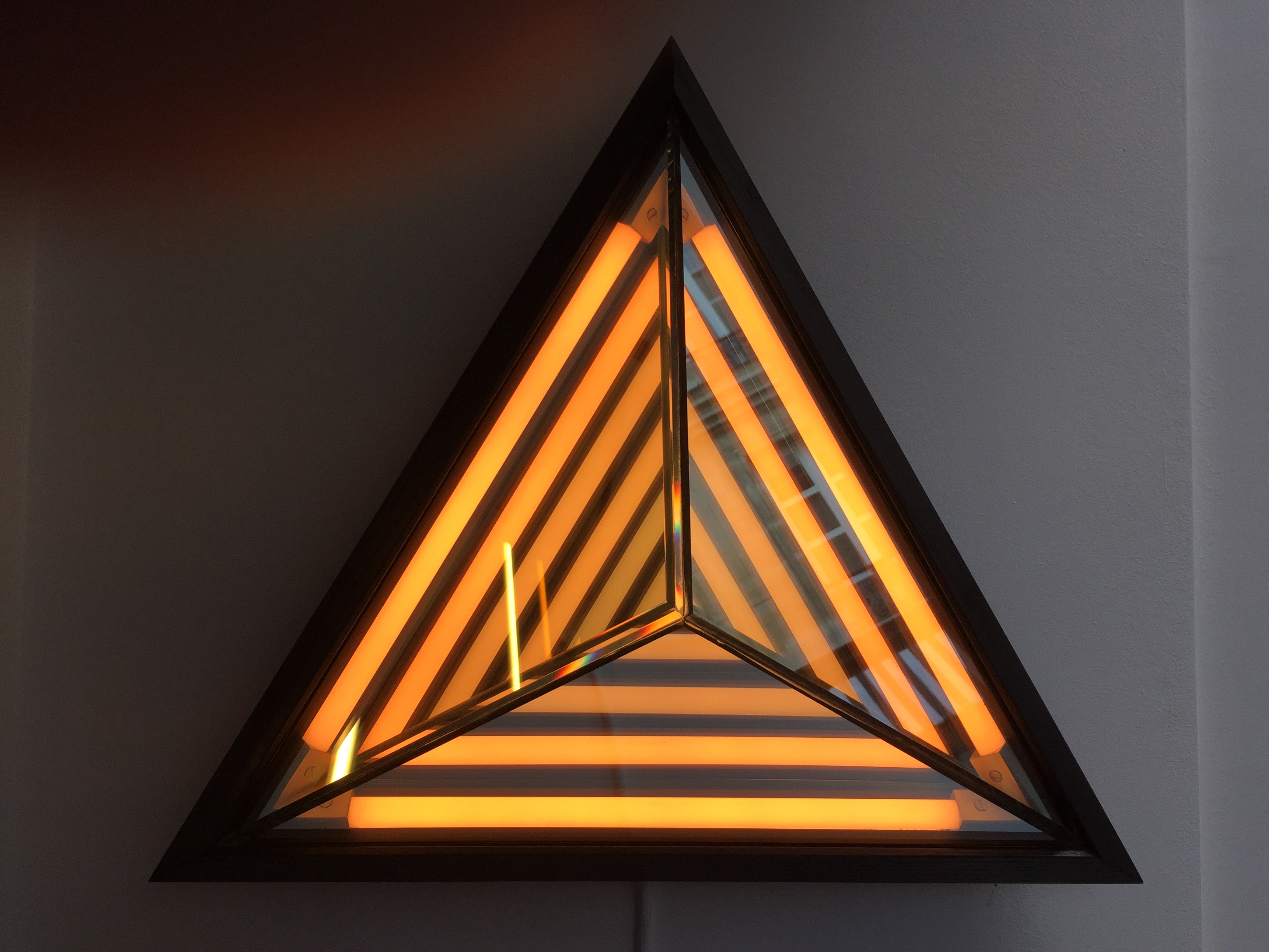 STELLA TRIANGLE par Roll & Hill