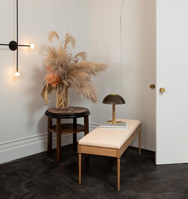 THE LADDI TABLE LAMP par Roll & Hill